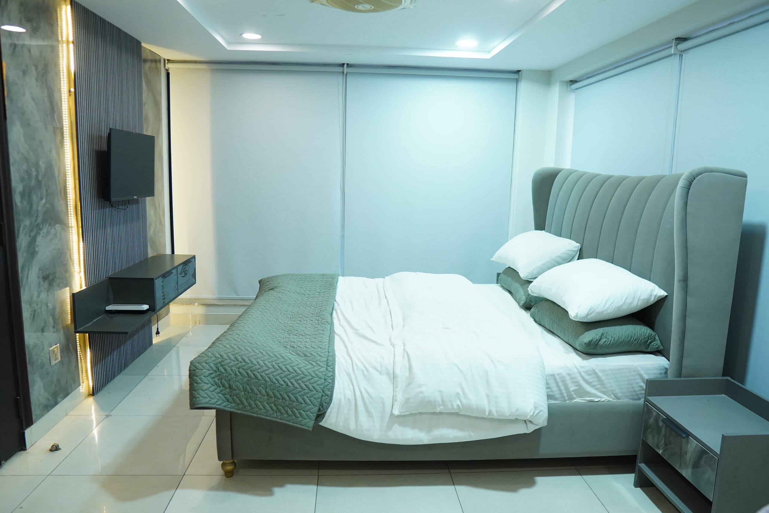 Executive Room 102 at ZEEMAKS APARTMENTS